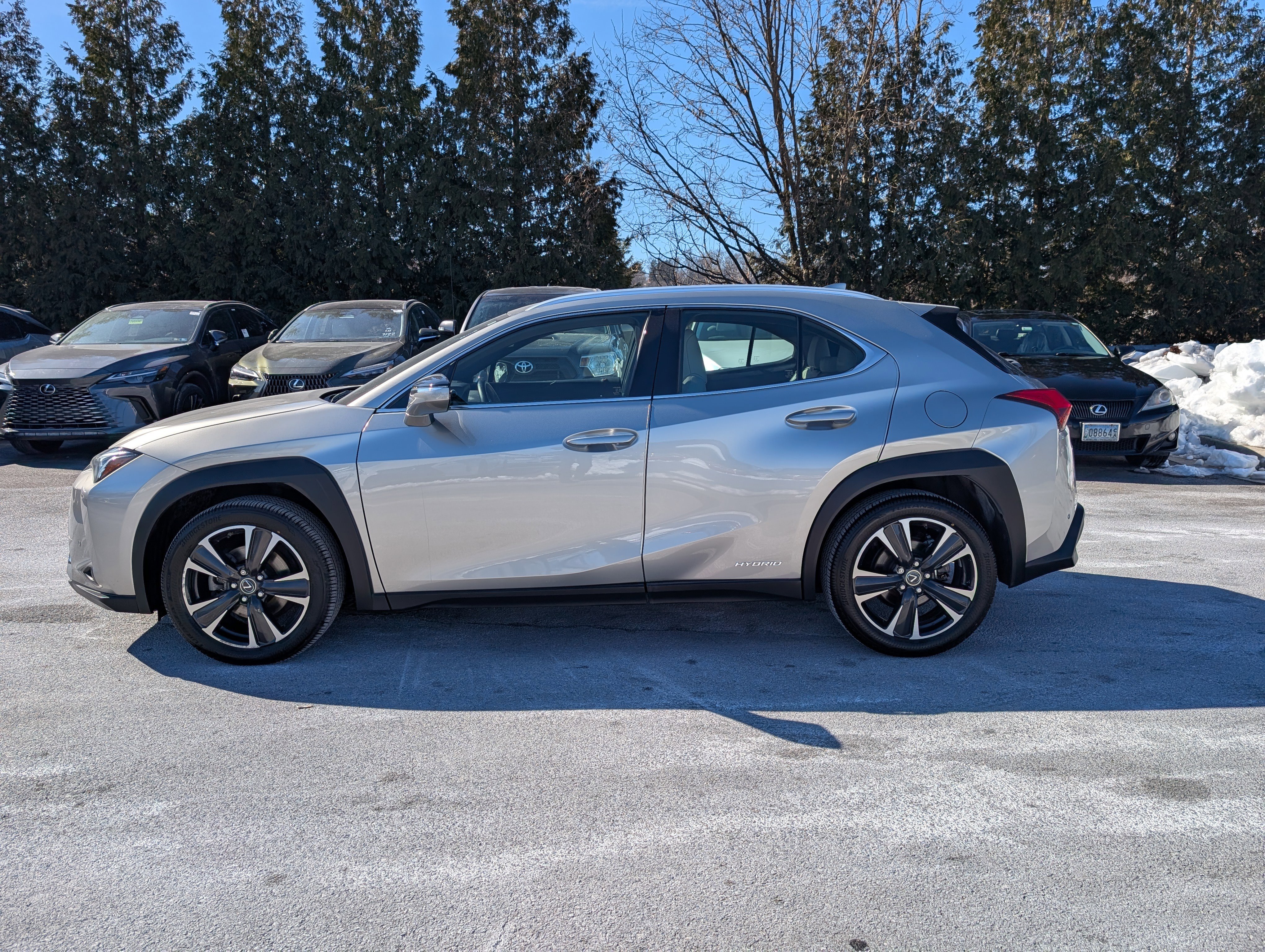 Used 2020 Lexus UX 250h w/ Premium Package image 6