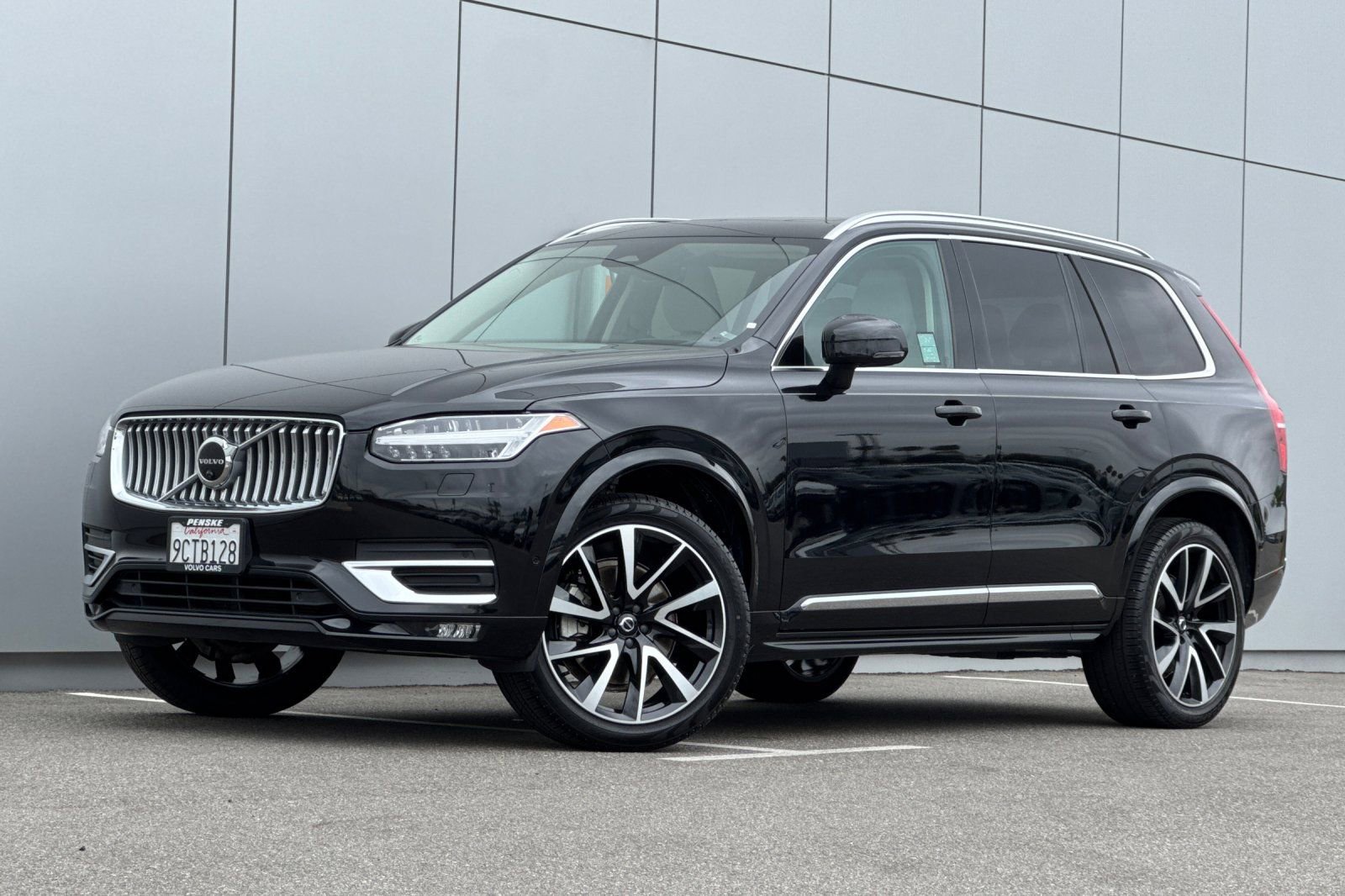 Used 2023 Volvo XC90 B5 Plus w/ Protection Package Premier AWD/4WD image 1