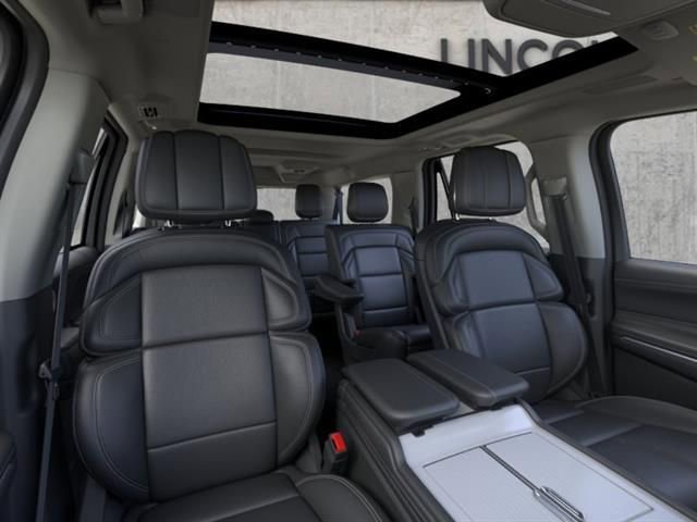 New 2026 Lincoln Navigator L Reserve AWD/4WD image 10