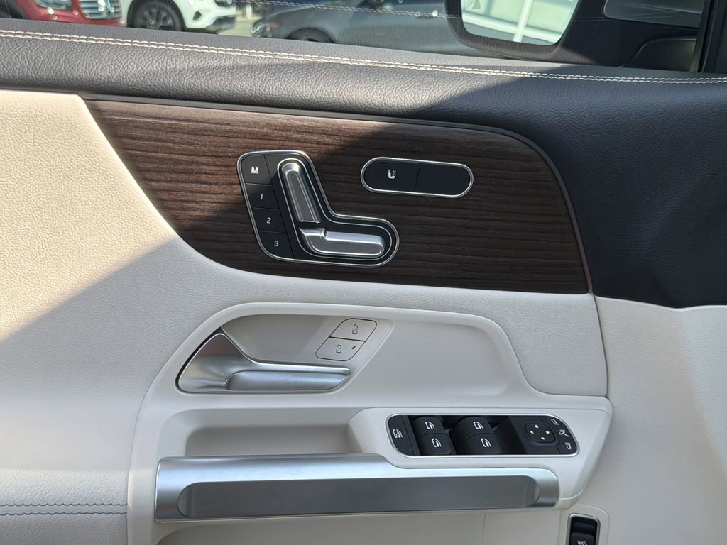 Used 2026 Mercedes-Benz GLB 250 4MATIC image 22