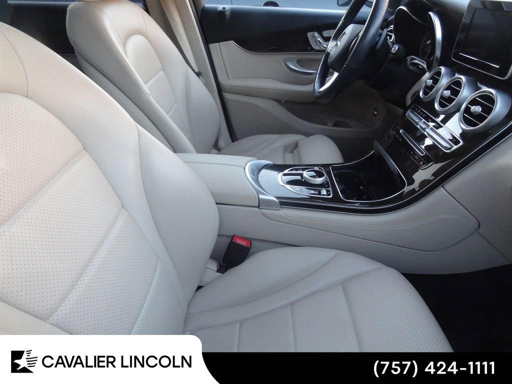 Used 2019 Mercedes-Benz GLC 300 4MATIC image 15