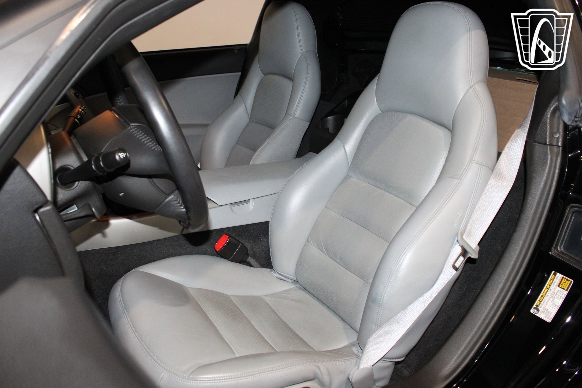 Used 2005 Chevrolet Corvette Coupe w/ Preferred Equipment Group RWD image 32