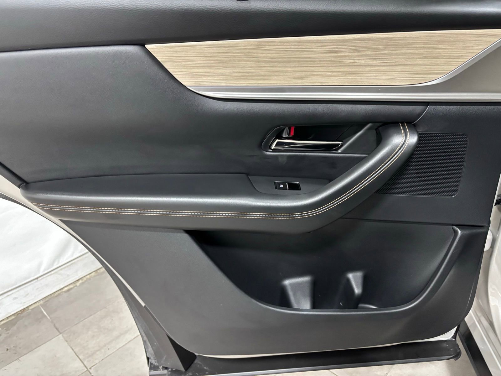 Certified 2025 MAZDA CX-90 Plug-In Hybrid w/Premium Sport image 18