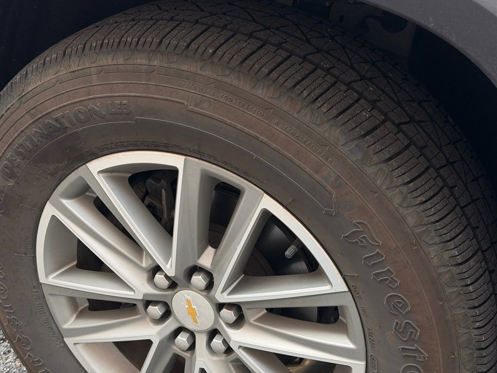 Used 2023 Chevrolet Traverse LT image 9