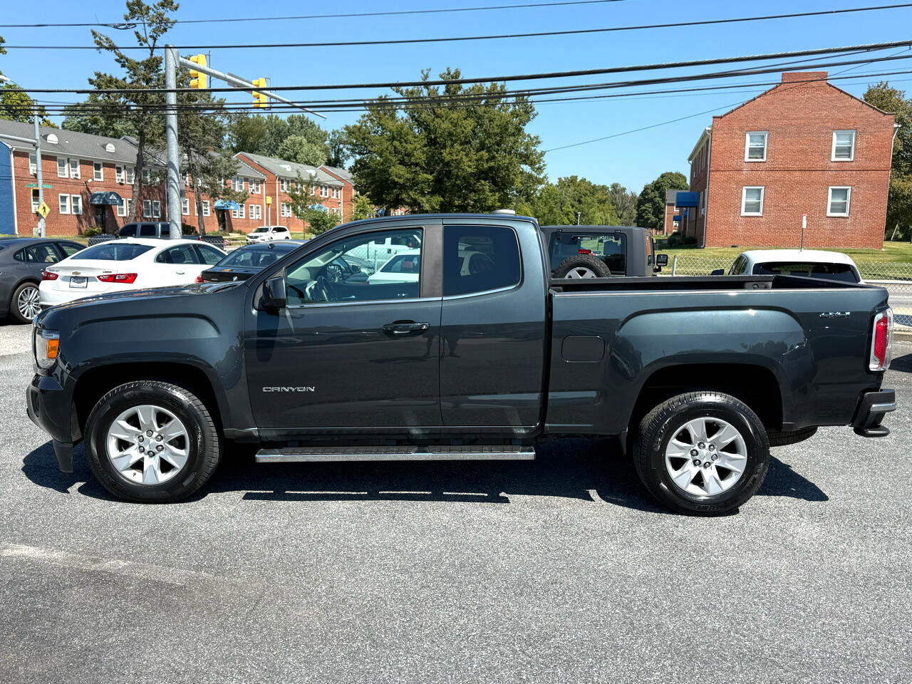 Used 2018 GMC Canyon SLE w/ SLE Convenience Package image 6