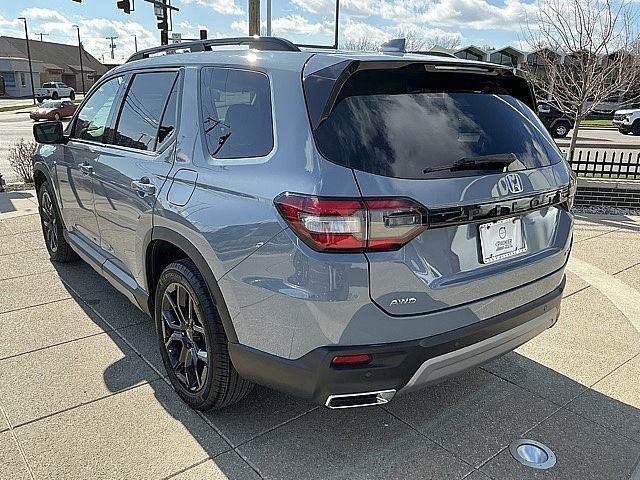 Used 2025 Honda Pilot Elite image 10