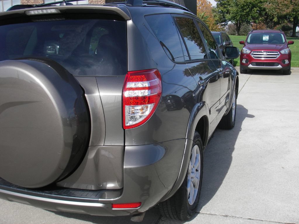Used 2012 Toyota RAV4 Limited w/ Navigation Value Pkg FWD image 5