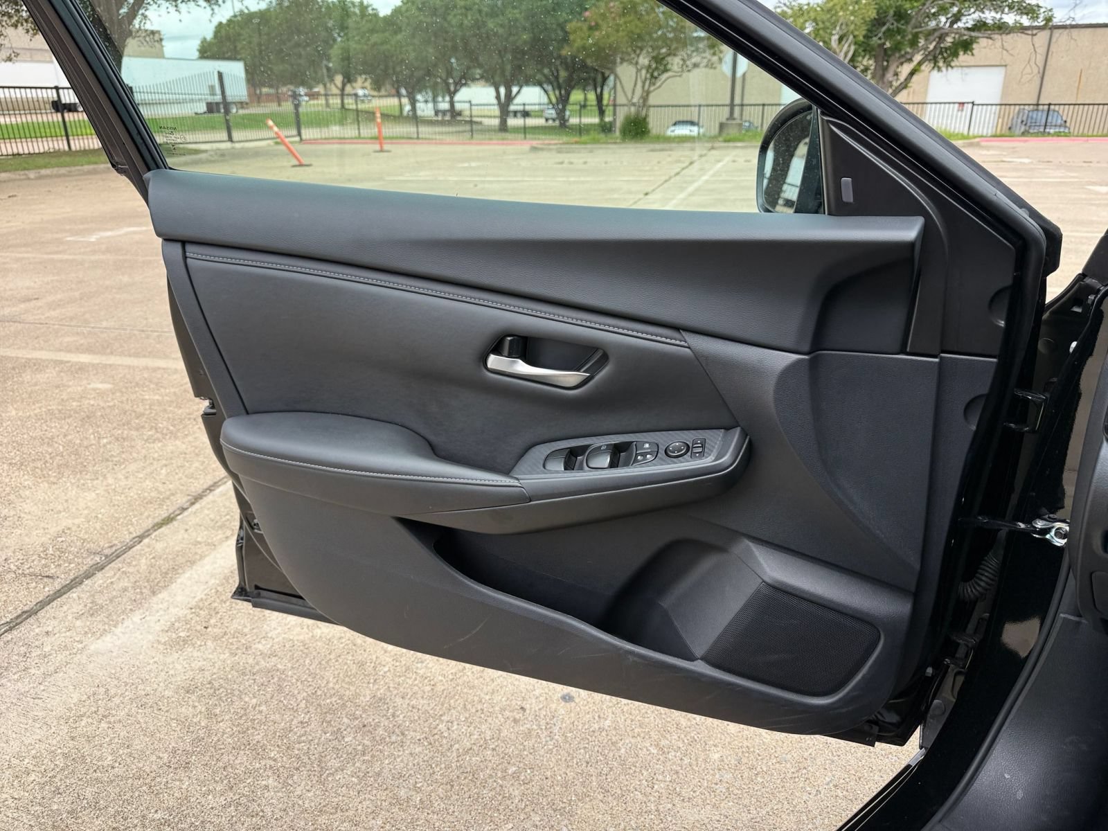 Used 2025 Nissan Sentra SV FWD image 18