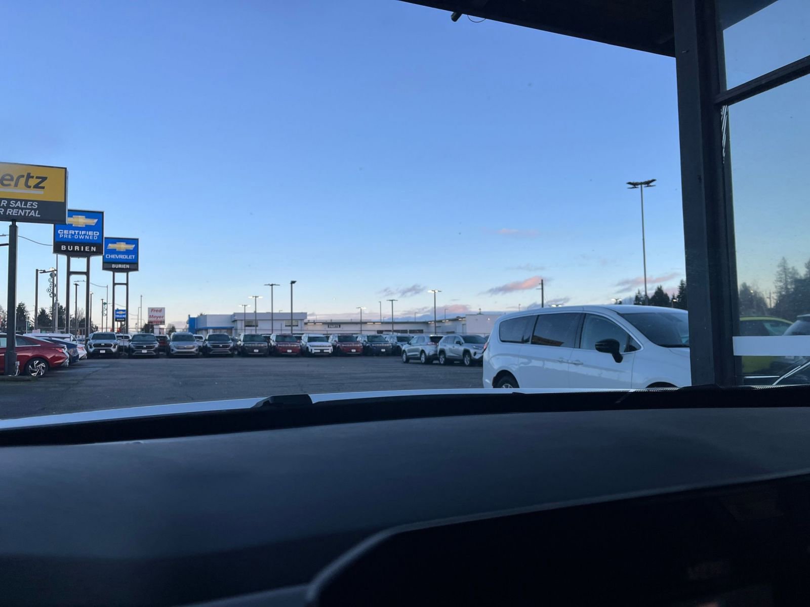 Used 2025 Nissan Pathfinder SV image 18