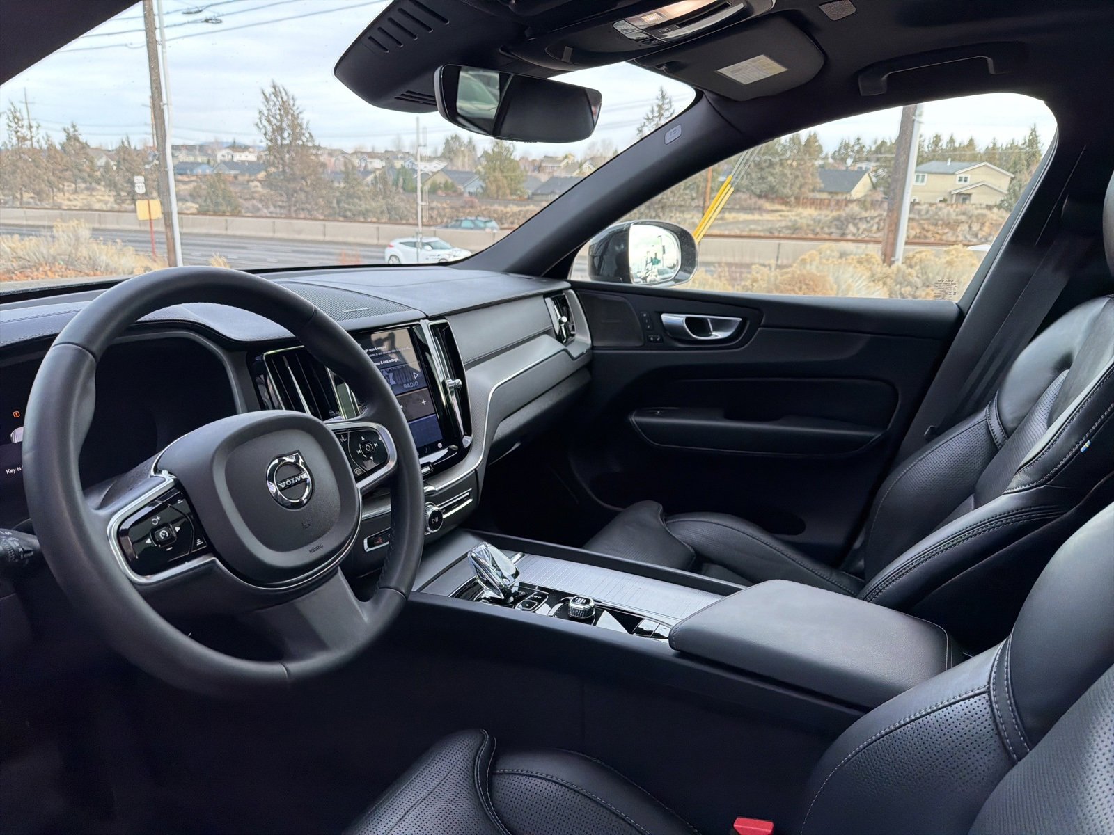 Used 2024 Volvo XC60 B5 Ultimate w/ Protection Package Premier image 11