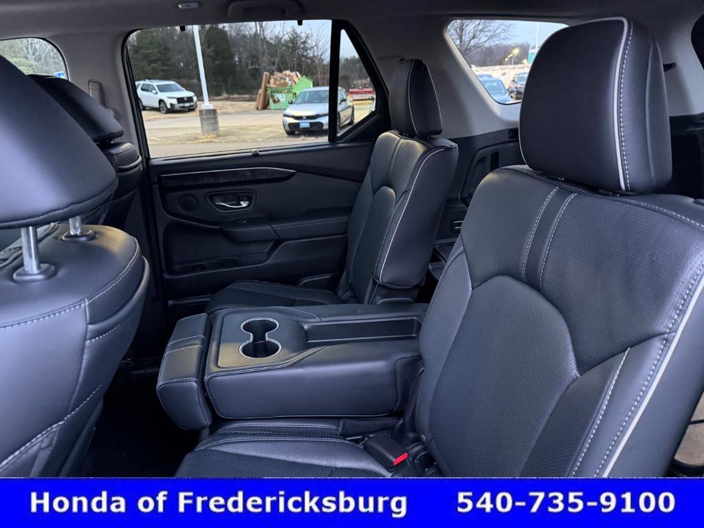 Used 2025 Honda Pilot Elite image 36