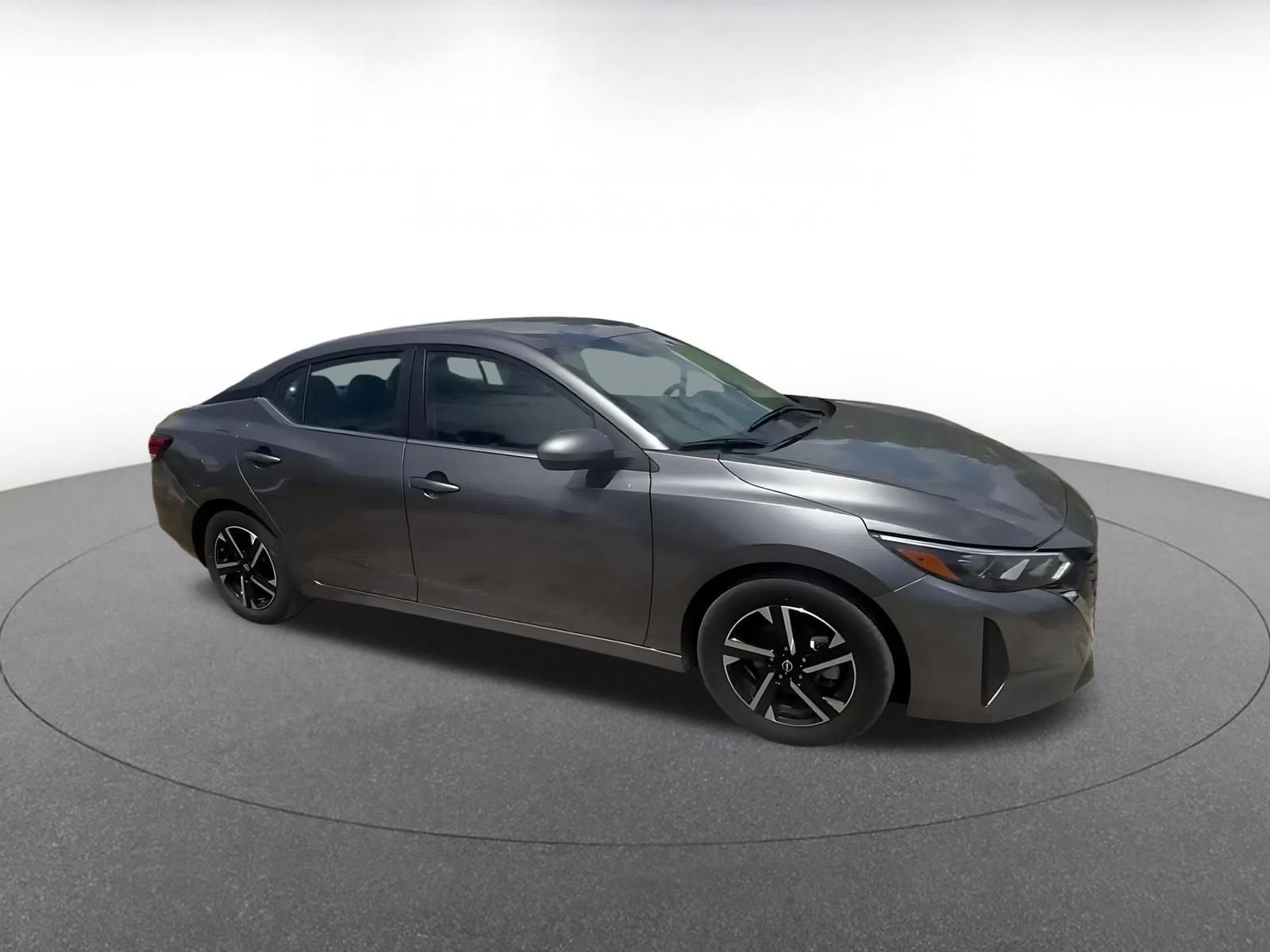 Used 2025 Nissan Sentra SV image 2