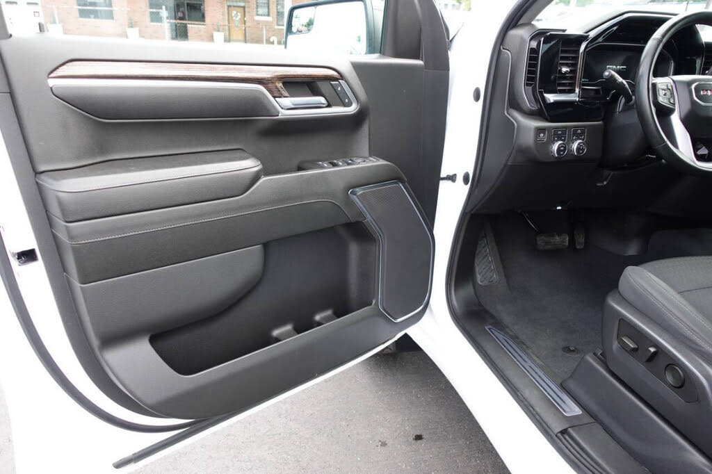 Used 2023 GMC Sierra 1500 Elevation AWD/4WD image 16