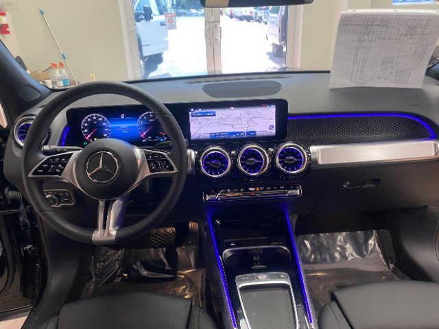 Used 2025 Mercedes-Benz GLB 250 image 27