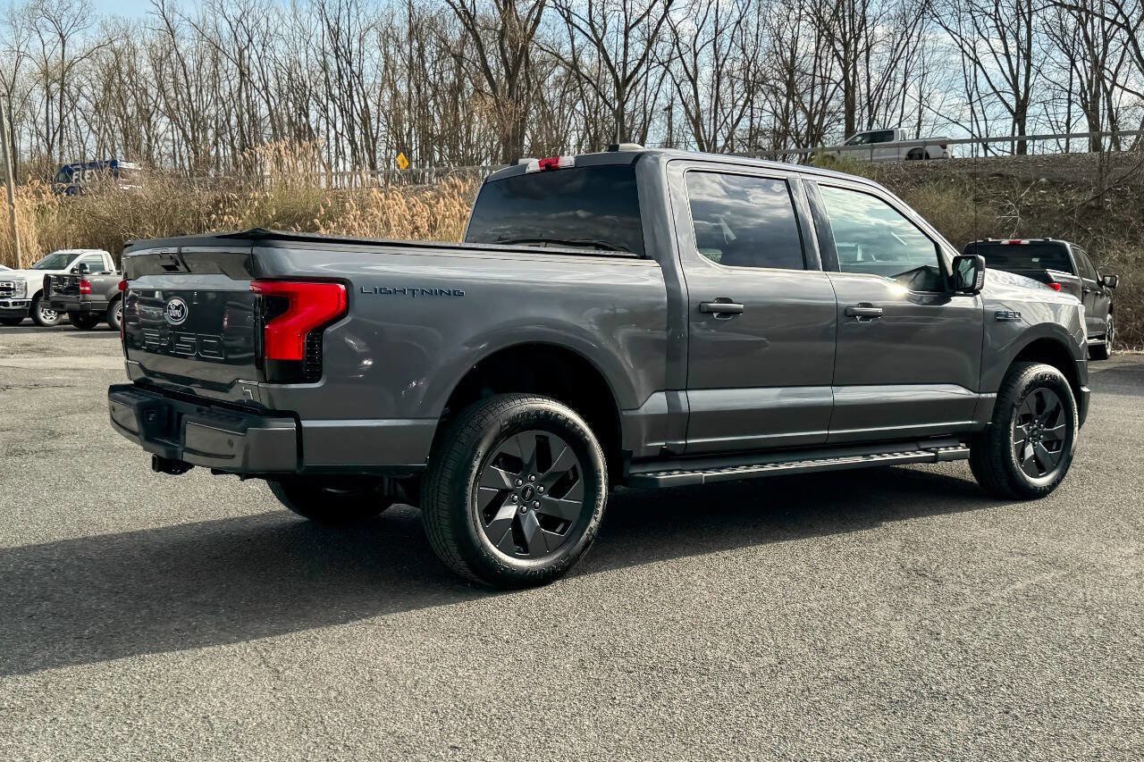 Used 2024 Ford F150 Lightning Flash AWD/4WD image 3