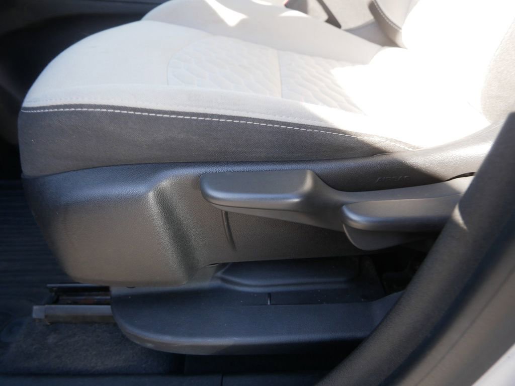 Used 2019 Chevrolet Equinox LS image 15