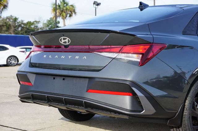 Certified 2026 Hyundai Elantra Sport FWD image 5