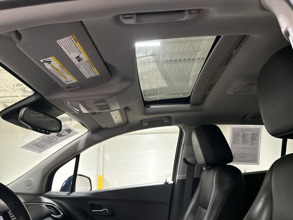 Used 2019 Chevrolet Trax Premier AWD/4WD image 19