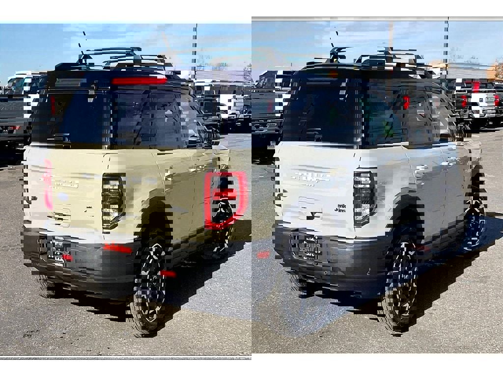 Used 2024 Ford Bronco Sport Outer Banks w/ Tech Package image 14