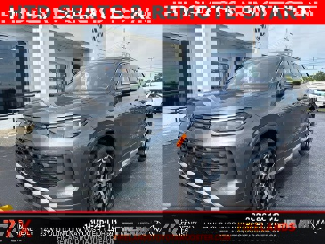 New 2025 Volkswagen Tiguan SE