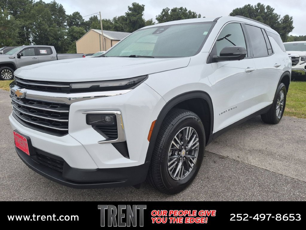 Used 2023 Chevrolet Traverse LS w/ Safety Package FWD image 1