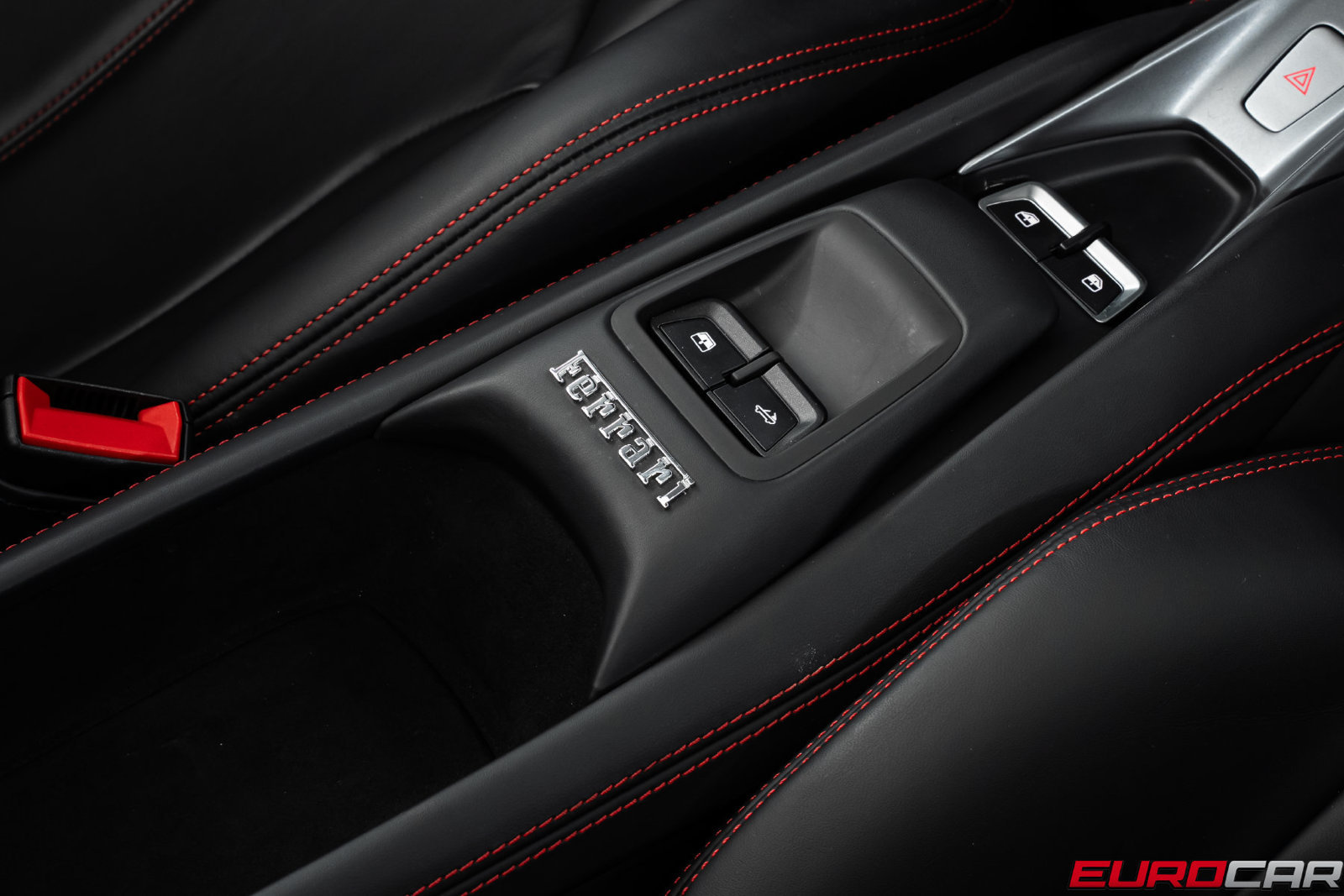 Used 2021 Ferrari F8 Tributo RWD image 37