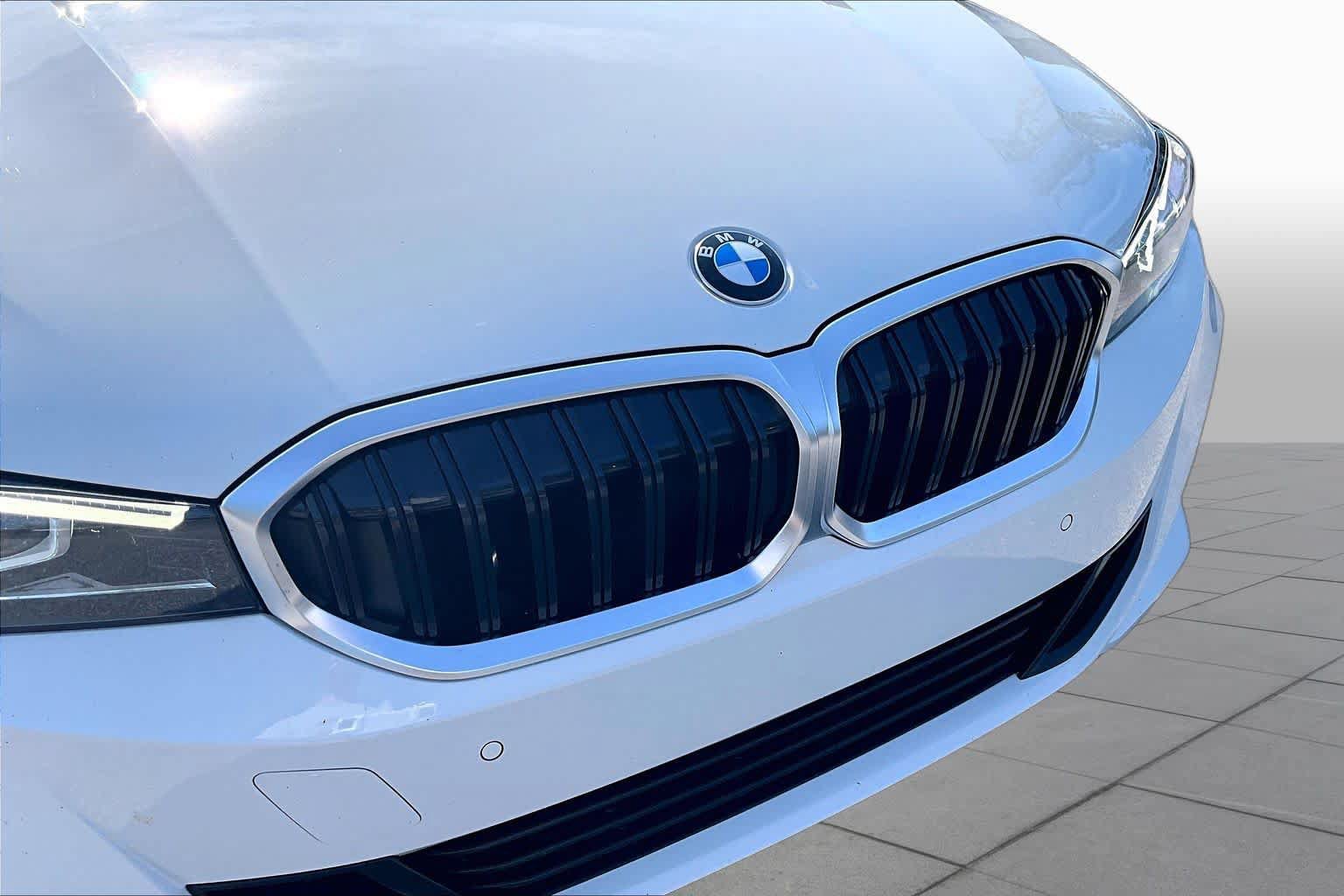 Used 2024 BMW 330i Sedan w/ Premium Package RWD image 29