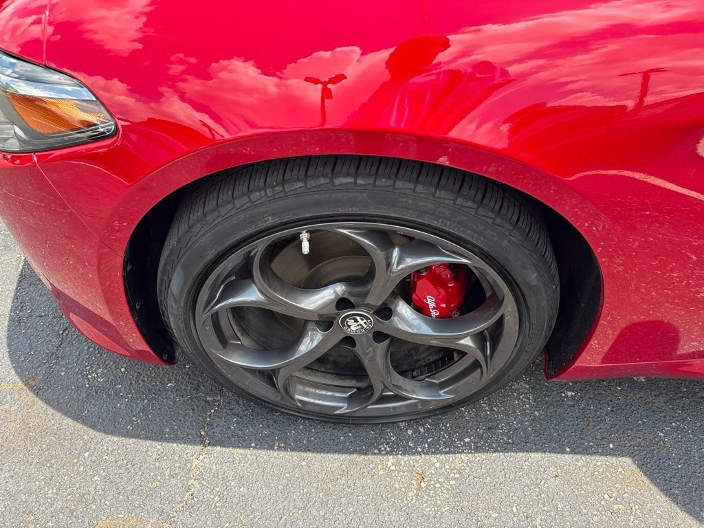 Used 2019 Alfa Romeo Giulia Ti Sport w/ Quick Order Package 22S Sport AWD/4WD image 7