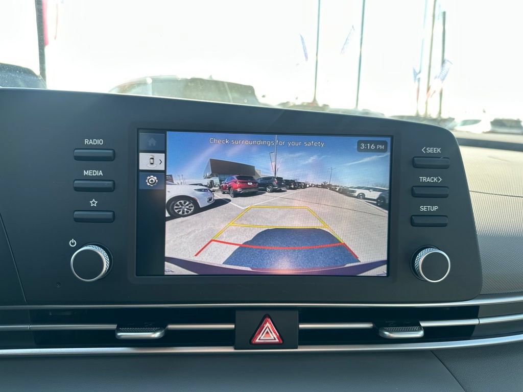Used 2026 Hyundai Elantra SE FWD image 27