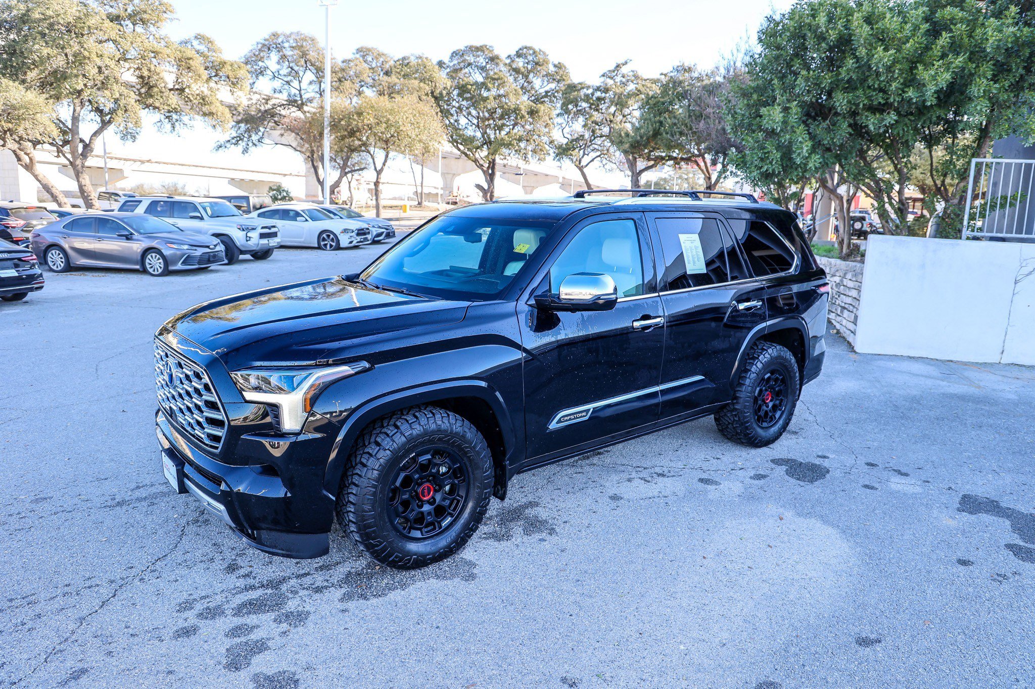 Used 2023 Toyota Sequoia Capstone image 4