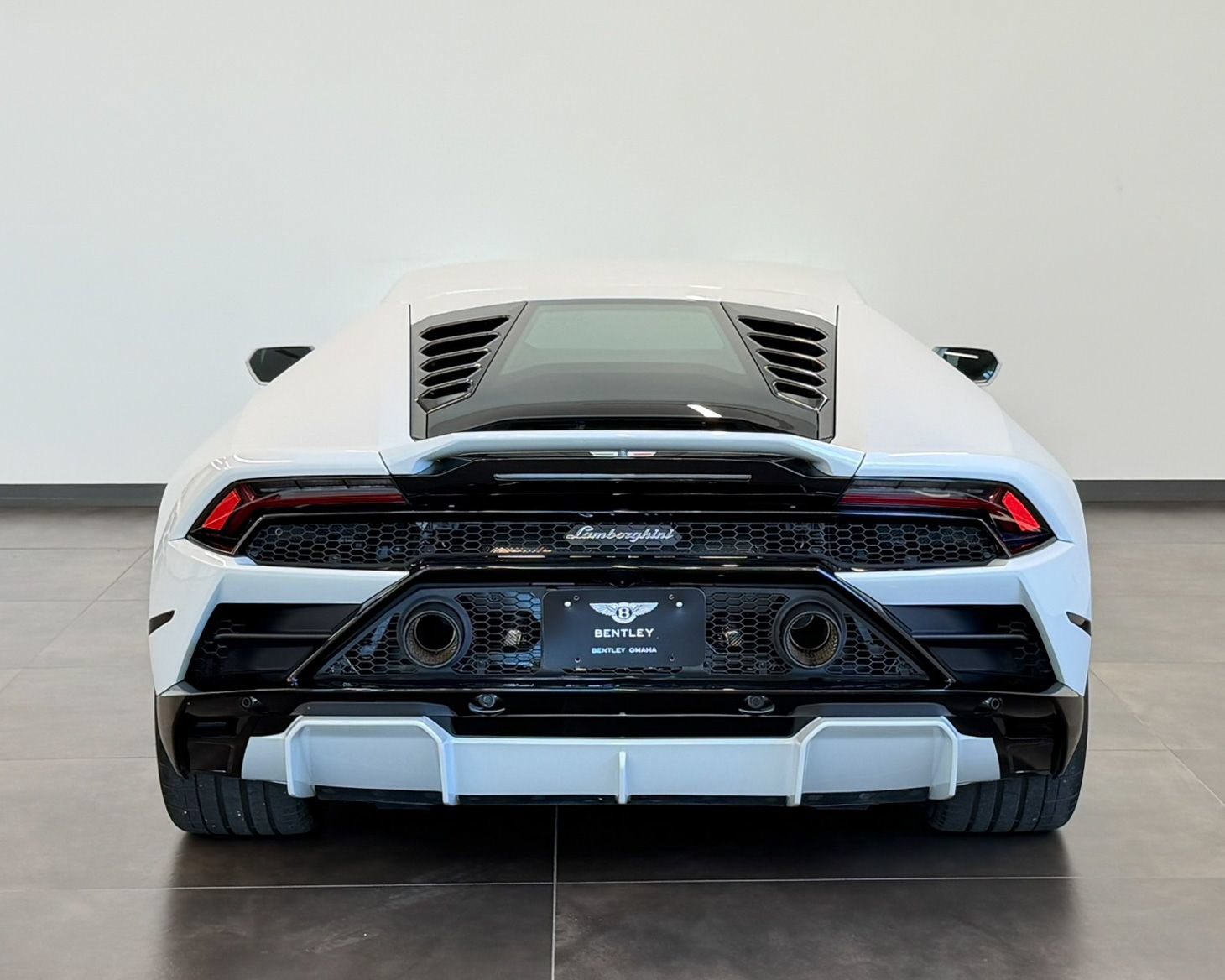Used 2022 Lamborghini Huracan EVO RWD image 6