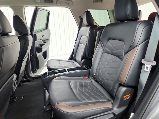 Used 2023 Nissan Pathfinder Platinum w/ Lighting Package (N93) image 42