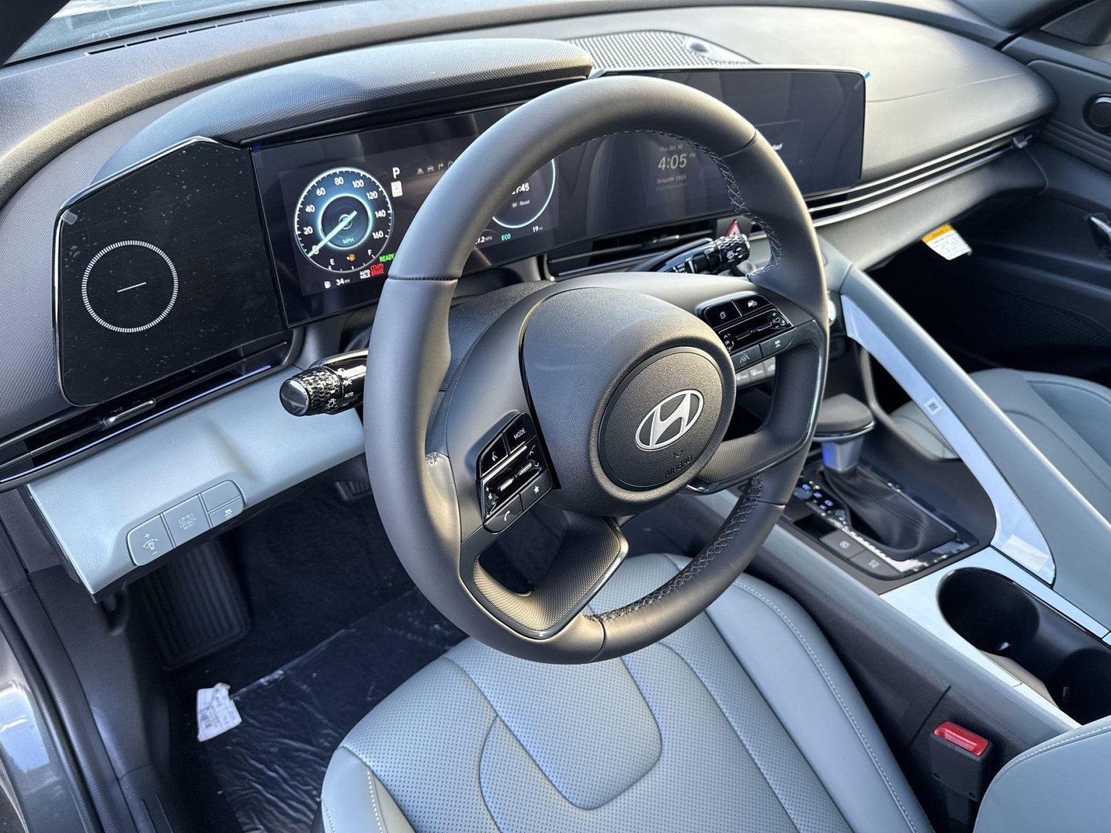 New 2025 Hyundai Elantra Limited image 16