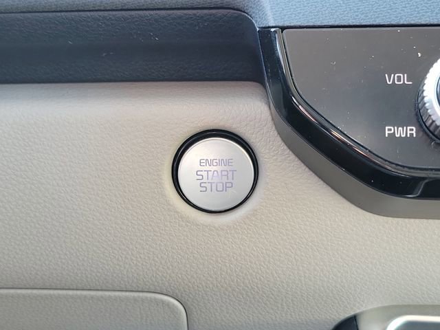 Certified 2025 Kia Carnival EX FWD image 30