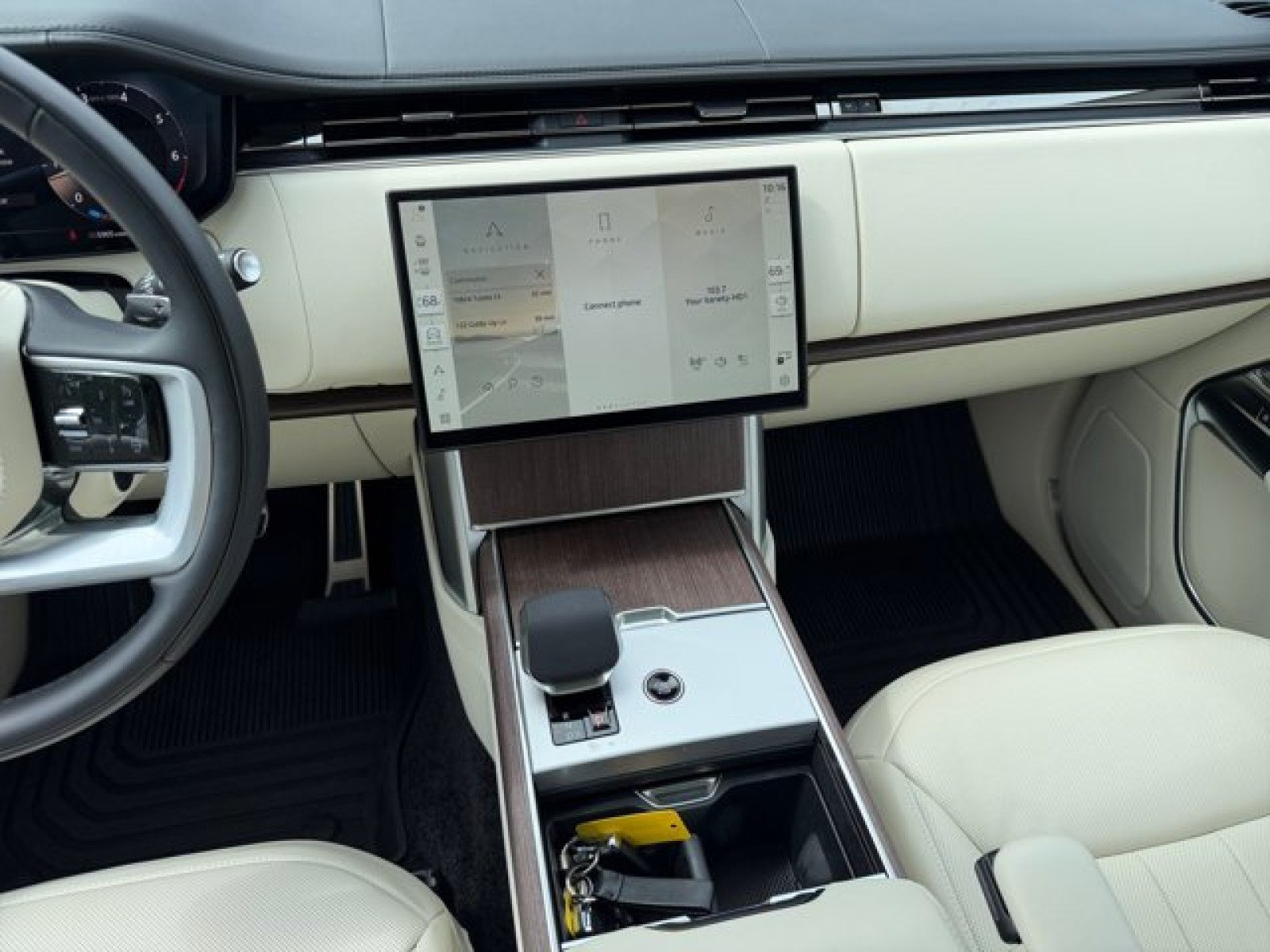 Certified 2025 Land Rover Range Rover SE AWD/4WD image 14