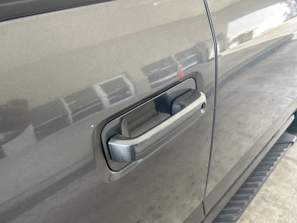 Used 2016 Ford F150 XLT w/ Equipment Group 302A Luxury image 18