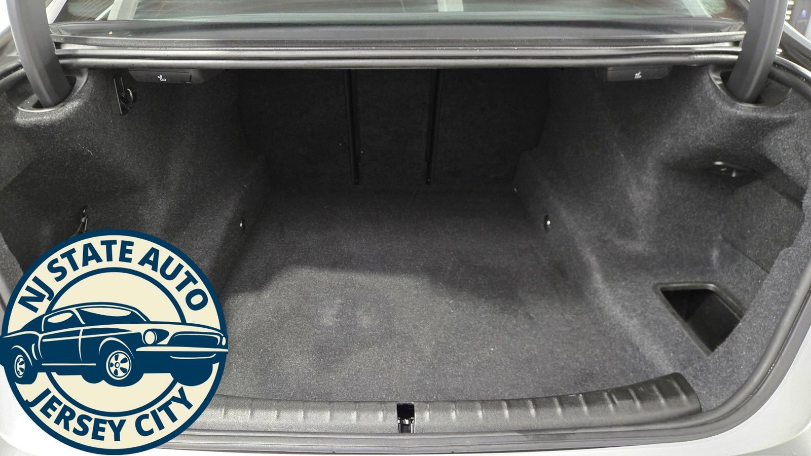 Used 2018 BMW 530i xDrive w/ Premium Package image 31