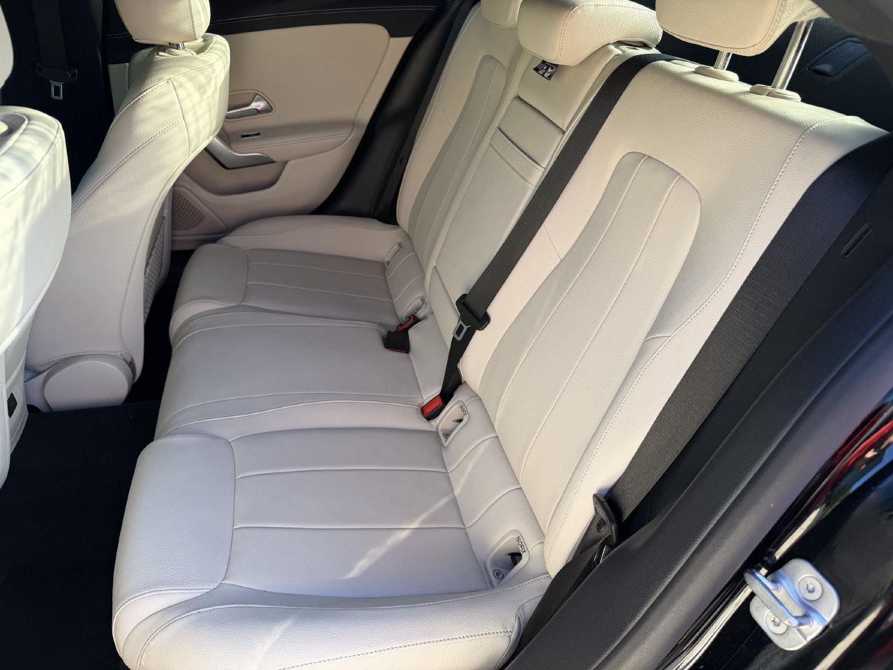 Used 2023 Mercedes-Benz CLA 250 4MATIC w/ Premium Package image 19