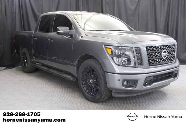 Used 2019 Nissan Titan SV w/ SV Convenience Package RWD image 3