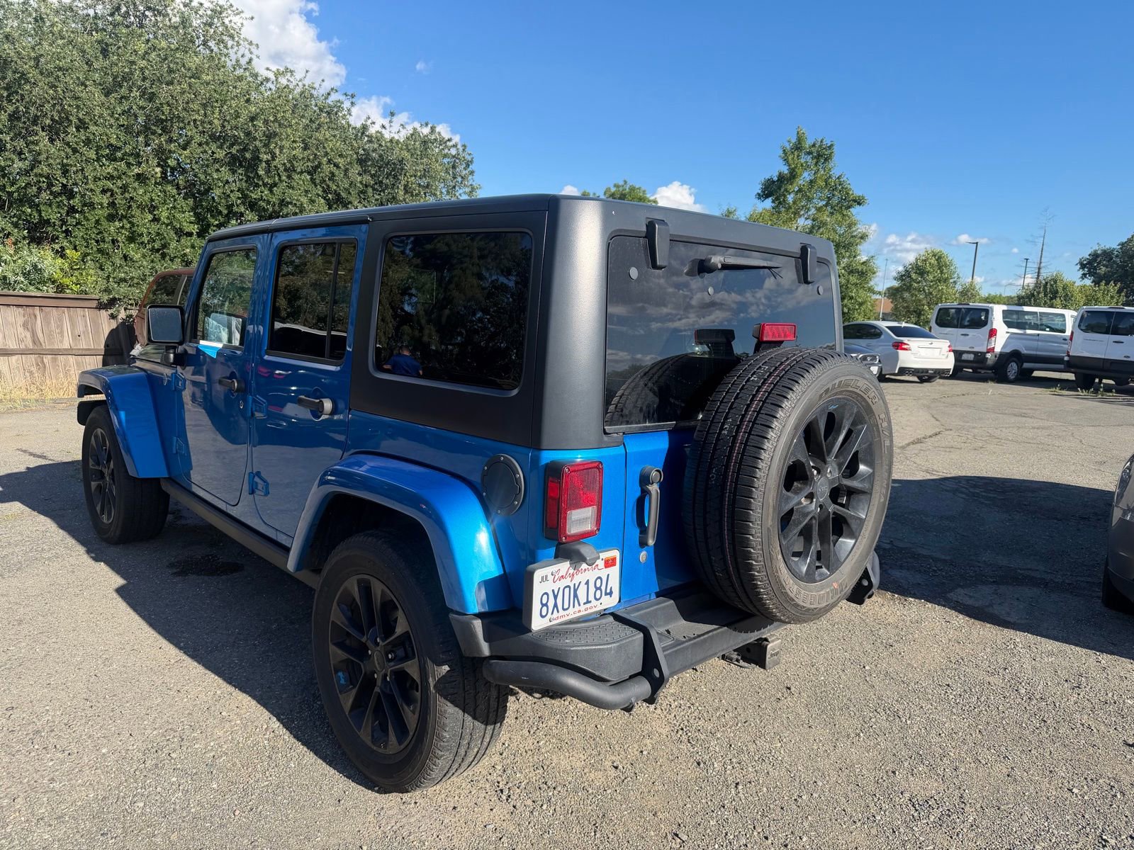 Used 2016 Jeep Wrangler Unlimited Sahara image 3
