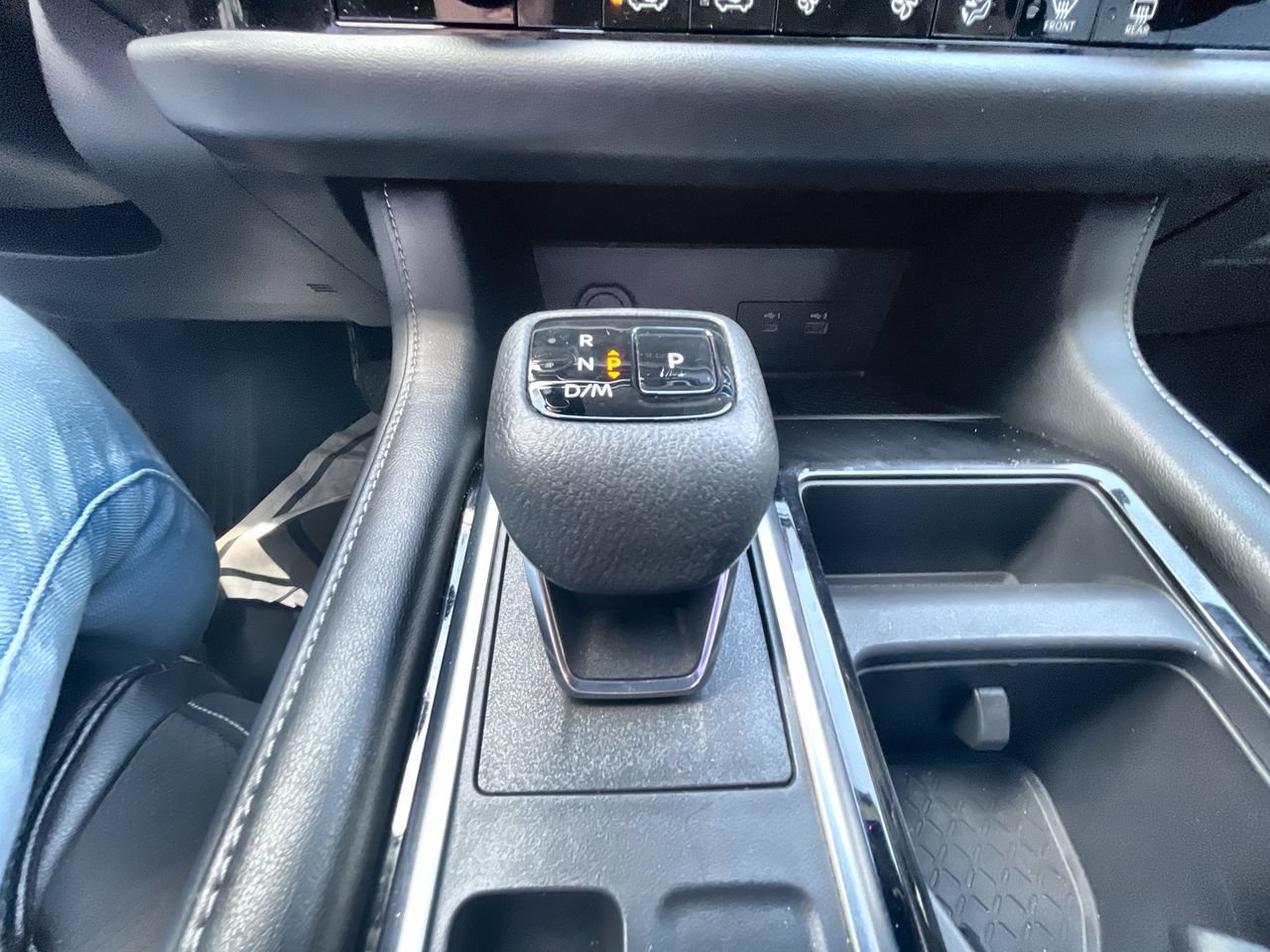 Used 2023 Nissan Pathfinder SL FWD image 16