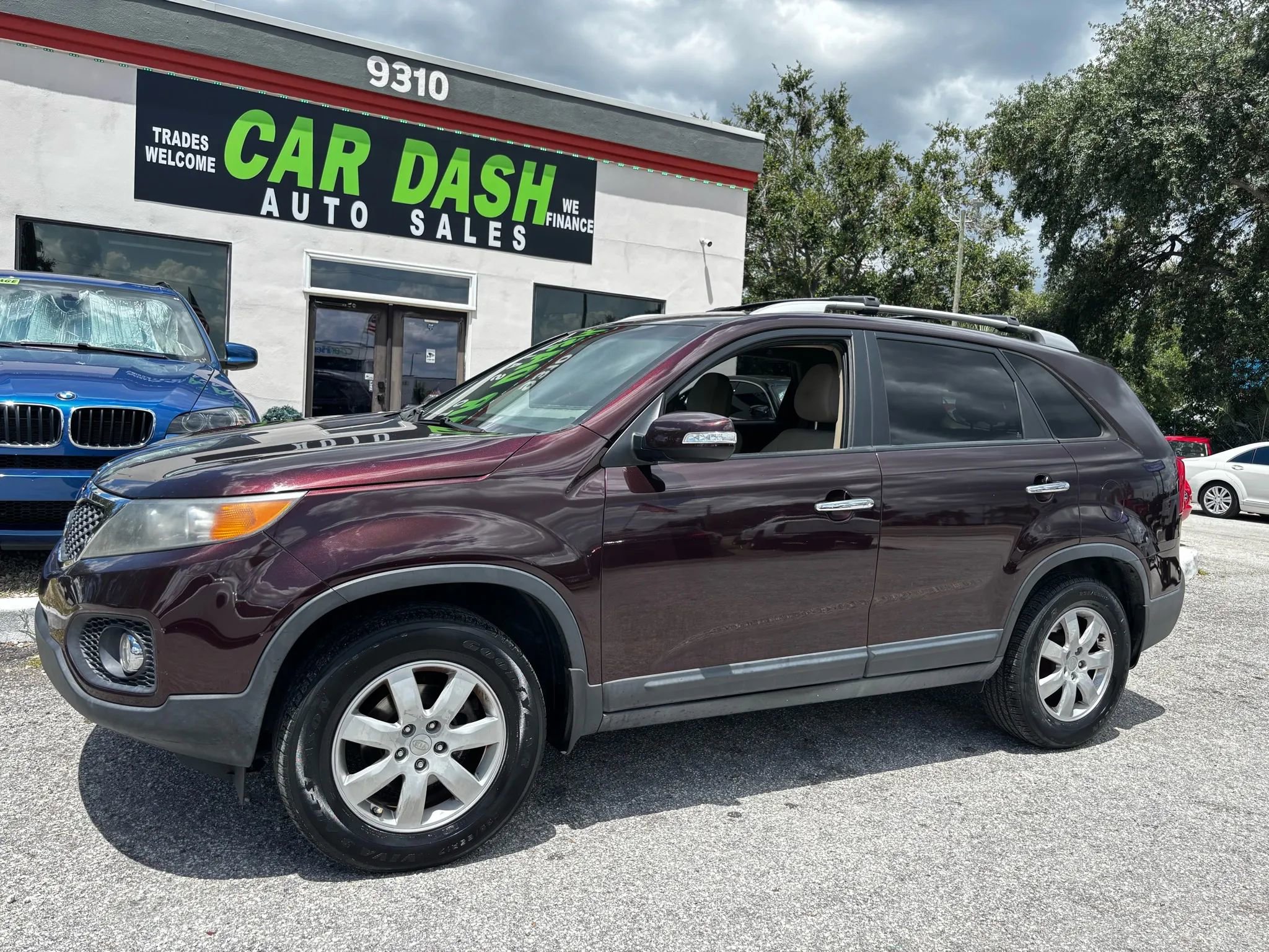 Used 2011 Kia Sorento LX w/ Convenience Pkg image 4