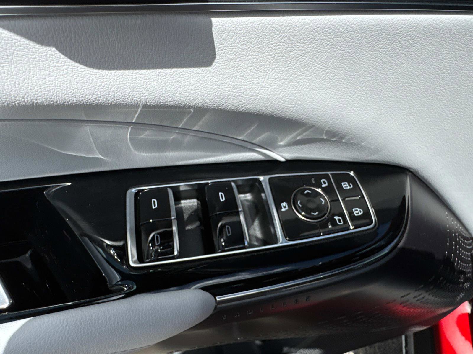 New 2025 Cadillac Lyriq Luxury image 18