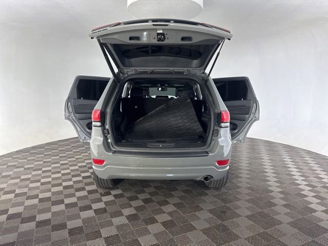 Used 2020 Jeep Grand Cherokee Altitude AWD/4WD image 17