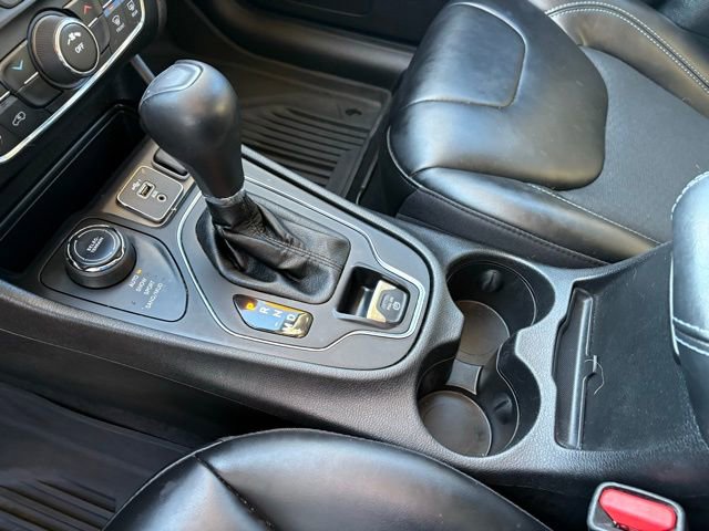 Used 2020 Jeep Cherokee Latitude Plus w/ Cold Weather Group image 22