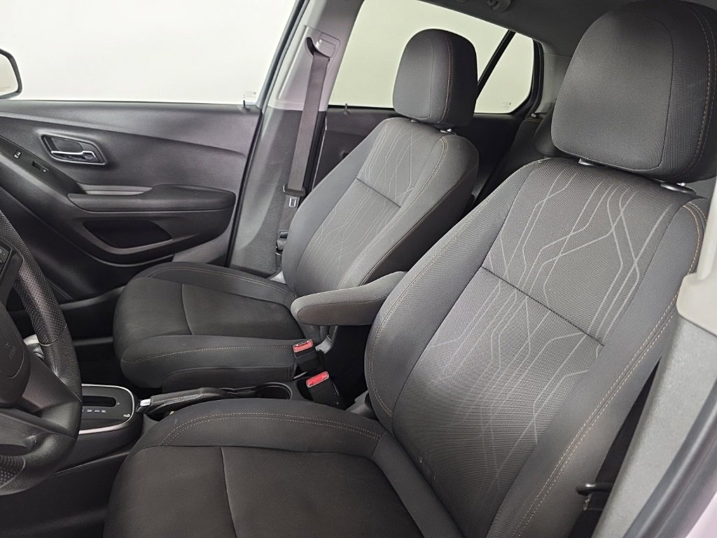 Used 2020 Chevrolet Trax LT image 15