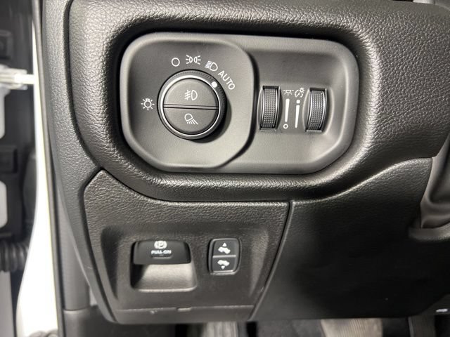New 2026 RAM 1500 Laramie AWD/4WD image 19