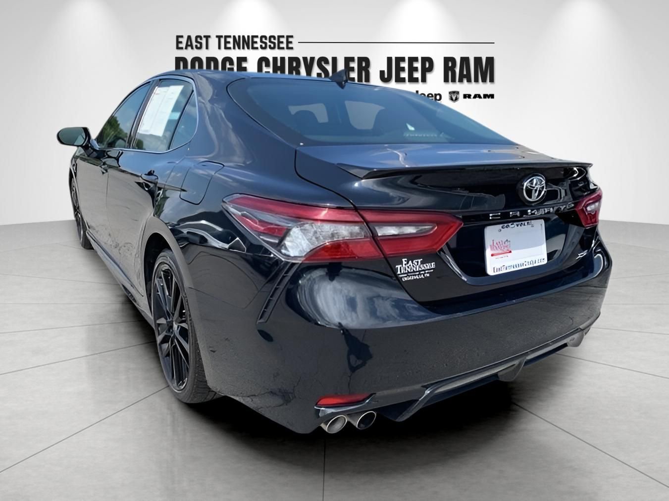 Used 2023 Toyota Camry XSE image 6