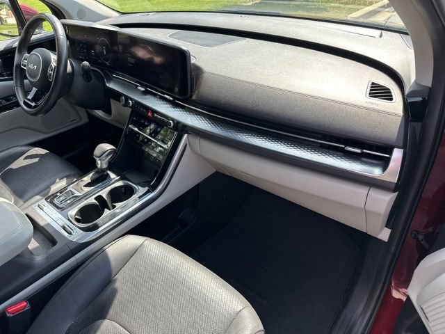 Certified 2023 Kia Carnival SX Prestige FWD image 28
