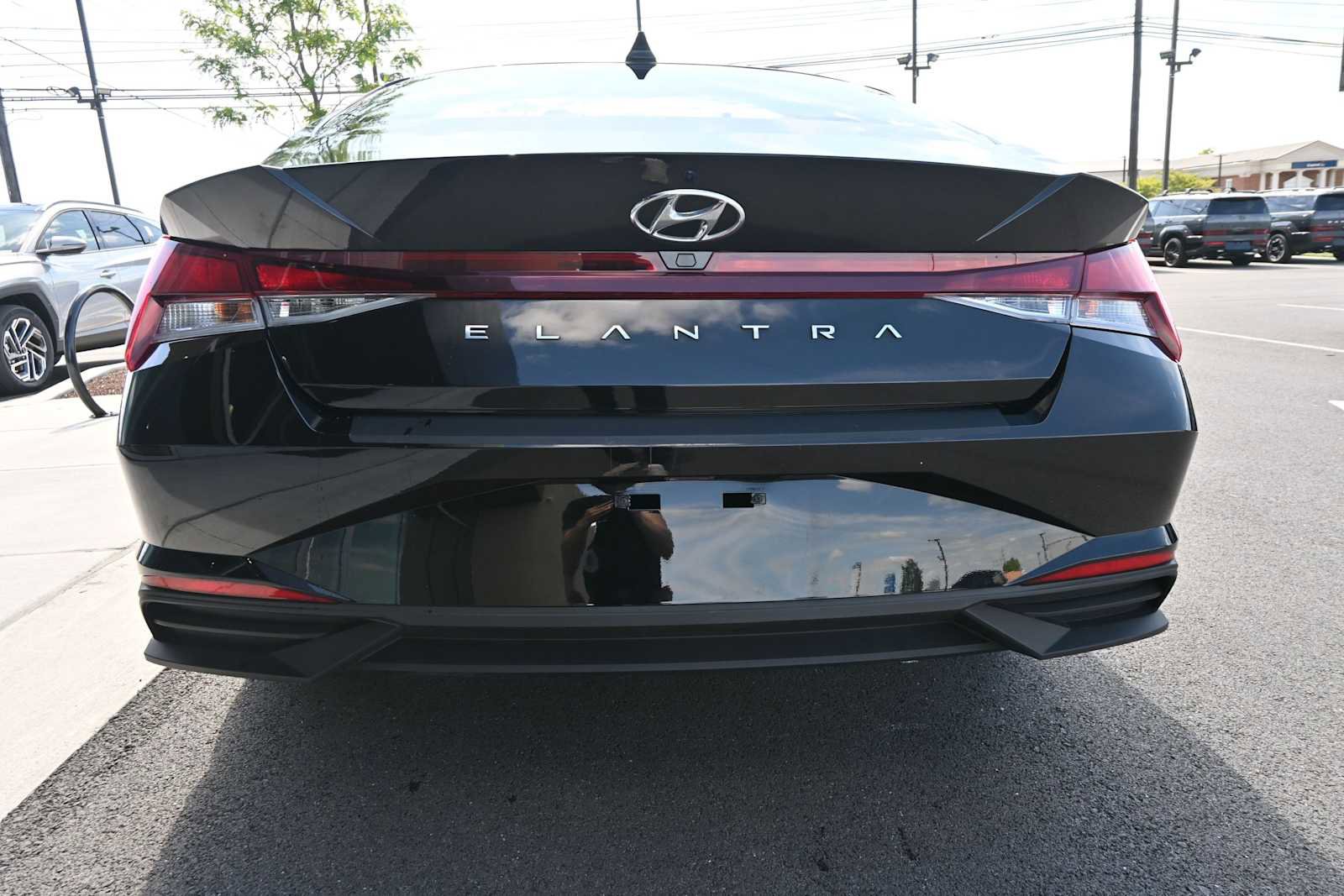 Certified 2023 Hyundai Elantra SEL w/ Convenience Package FWD image 9